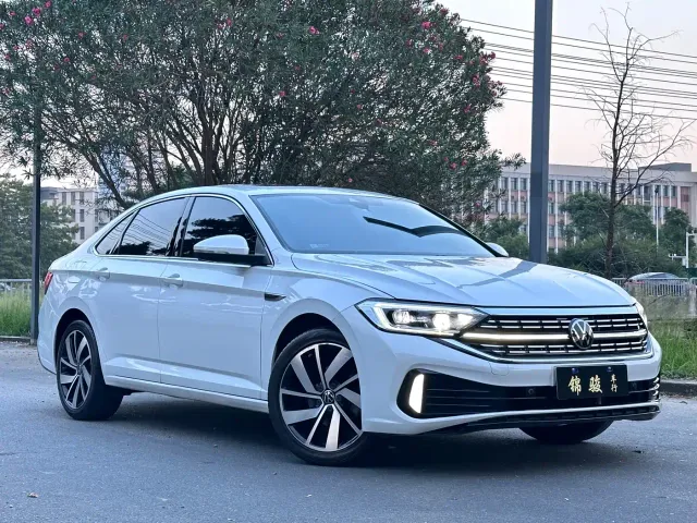 Фотография автомобиля — Volkswagen Sagitar