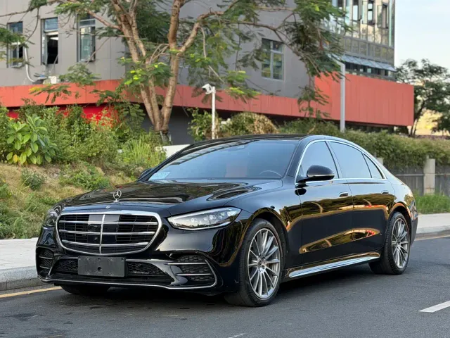 Фотография автомобиля — Mercedes-Benz S-Class