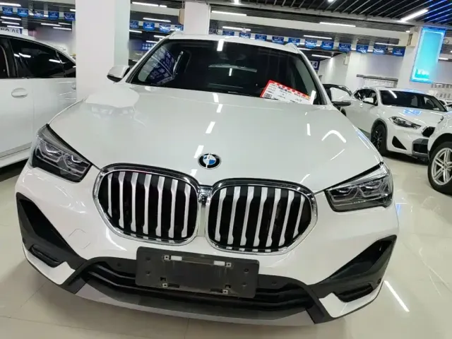 BMW X1 — Фото автомобиля 2