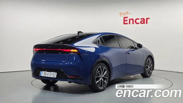 Toyota Prius — Фото автомобиля 2