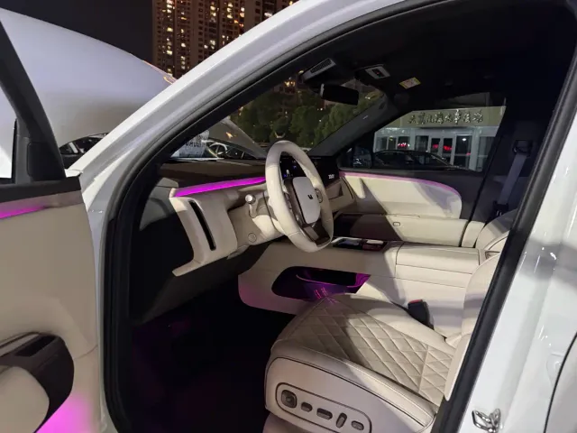 Li Auto L8 — Фото автомобиля 3
