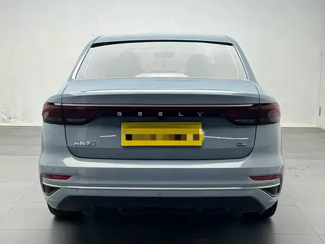 Geely Emgrand — Фото автомобиля 5