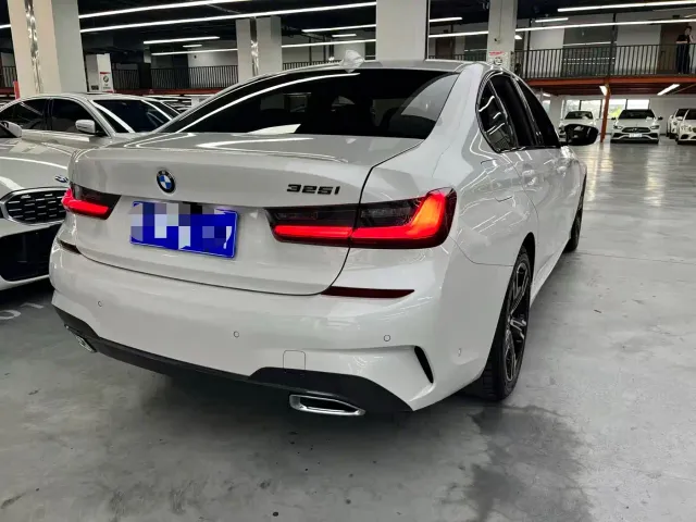 BMW 3 Series — Фото автомобиля 12