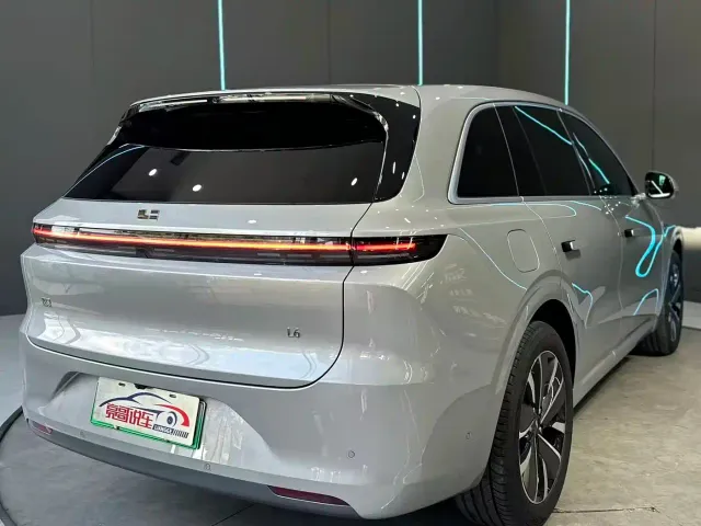 Li Auto L6 — Фото автомобиля 6