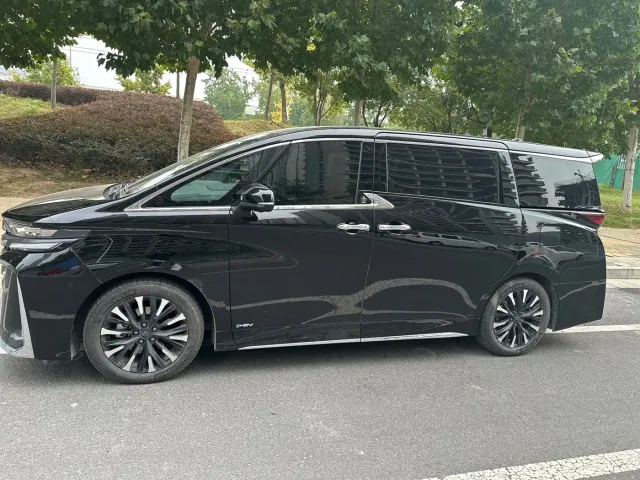 Toyota Vellfire — Фото автомобиля 2