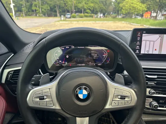 BMW 5 Series — Фото автомобиля 9