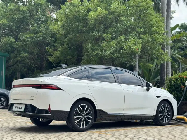 Xpeng P5 — Фото автомобиля 14