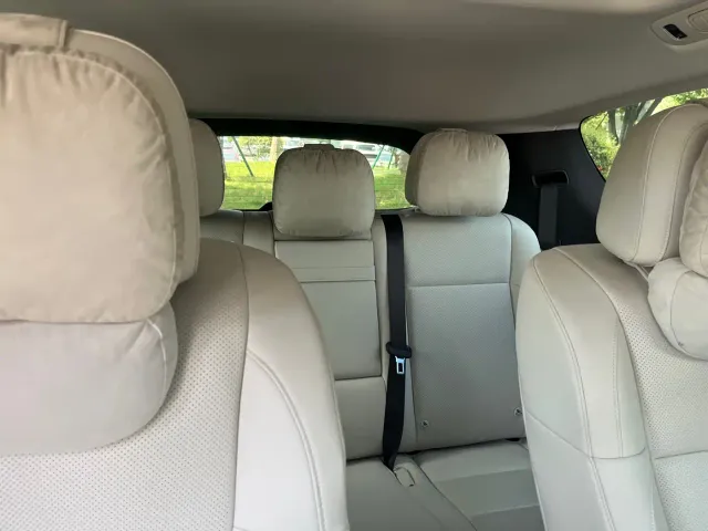 Li Auto MEGA — Фото автомобиля 6