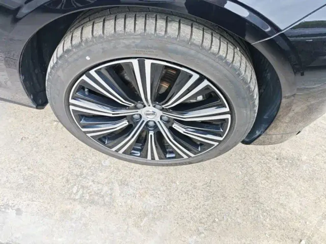 Volvo S90 — Фото автомобиля 11