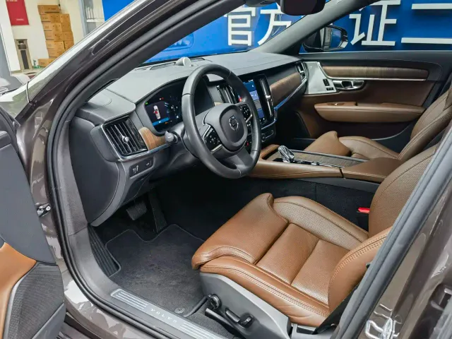 Volvo S90 — Фото автомобиля 8