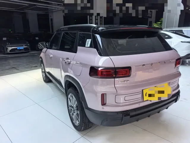 Geely ICON — Фото автомобиля 15