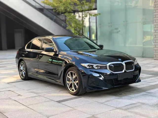 BMW i3 — Фото автомобиля 3