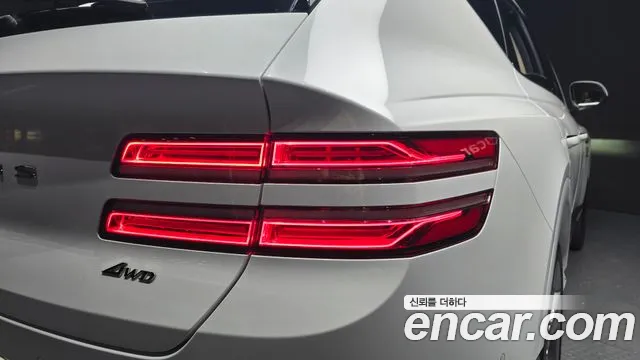 Genesis GV80 — Фото автомобиля 8