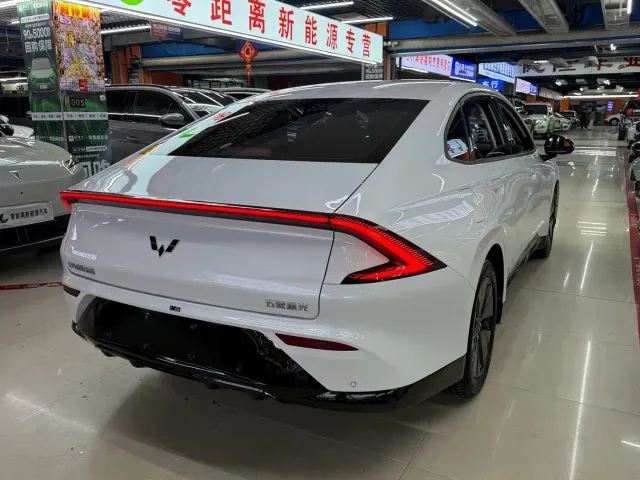 Wuling Starlight — Фото автомобиля 6