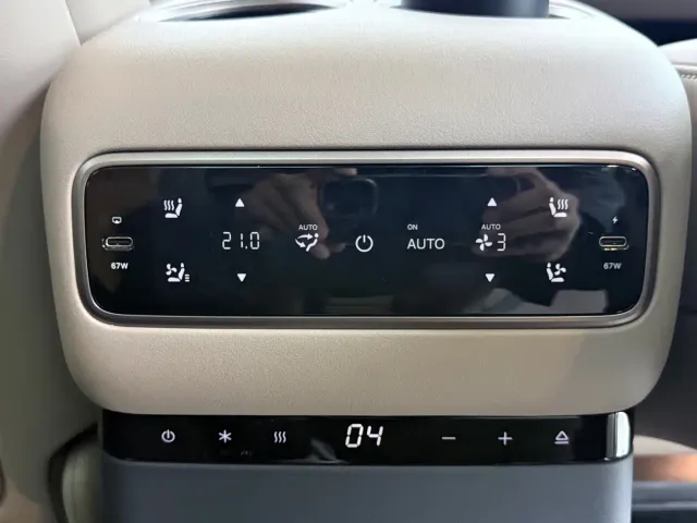Li Auto MEGA — Фото автомобиля 22