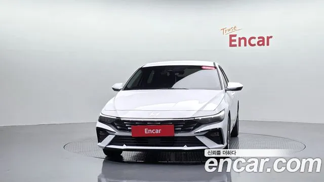 Hyundai Avante CN7 — Фото автомобиля 2