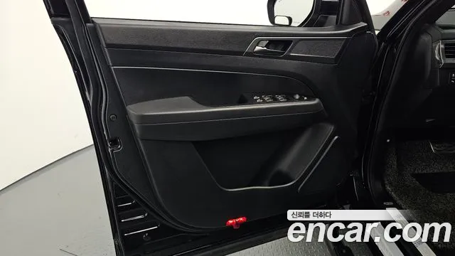 KG_Mobility_Ssangyong Rexton Новый Rexton Sport Дизель 2.2 4WD — Фото автомобиля 19
