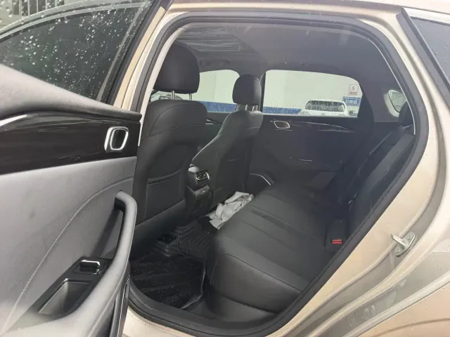 Geely Emgrand — Фото автомобиля 9