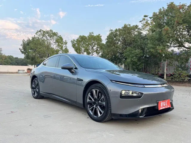 Xpeng P7 — Фото автомобиля 3