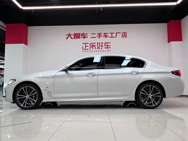 BMW 5 Series — Фото автомобиля 2
