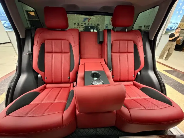 Land Rover Range Rover Sport — Фото автомобиля 12