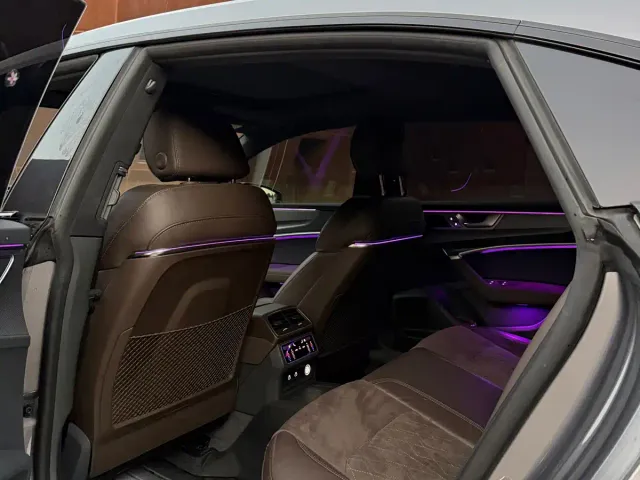 Audi A7L — Фото автомобиля 5