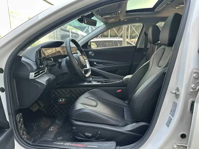 Hyundai Elantra — Фото автомобиля 7