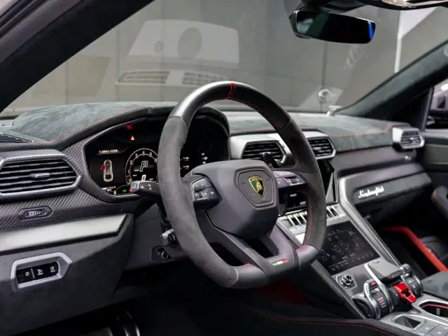 Lamborghini Urus — Фото автомобиля 11