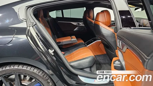 BMW 8-Series — Фото автомобиля 12