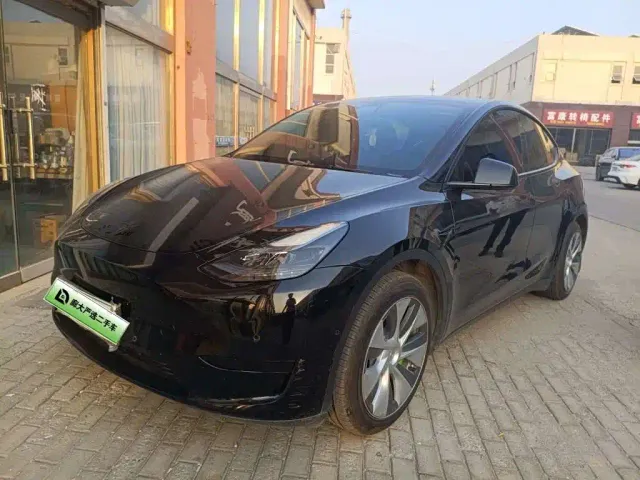 Фотография автомобиля — Tesla Model Y