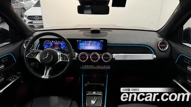 Mercedes-Benz EQB — Фото автомобиля 7