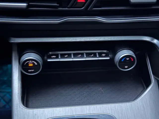 Geely Binyue — Фото автомобиля 12