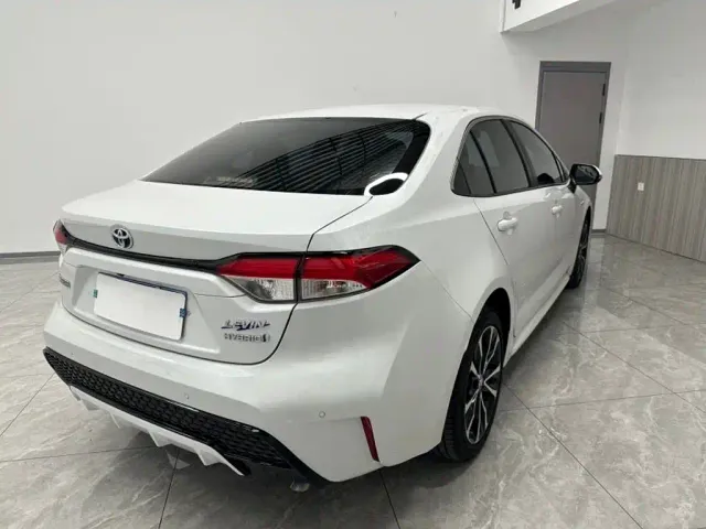 Toyota Levin 2022 Dual Engine 1.8H E-CVT Sport Edition — Фото автомобиля 4