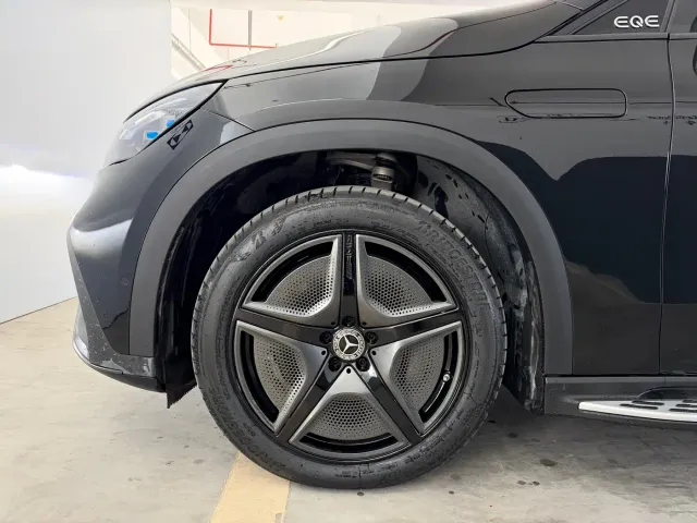 Mercedes-Benz EQE SUV — Фото автомобиля 17