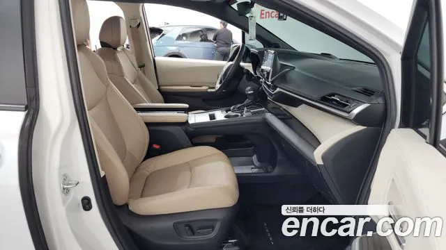Toyota Sienna — Фото автомобиля 20