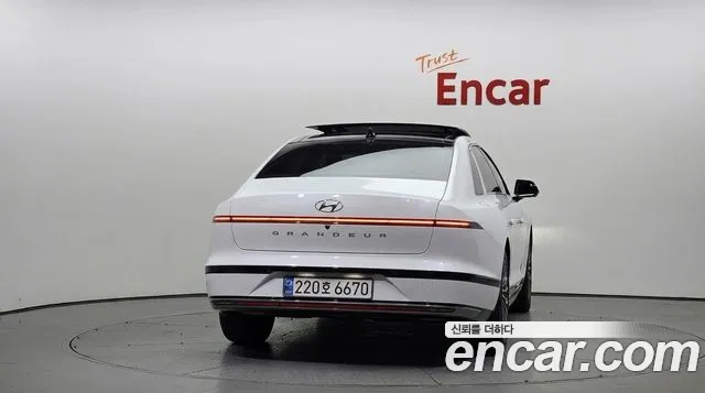 Hyundai Grandeur GN7 — Фото автомобиля 4