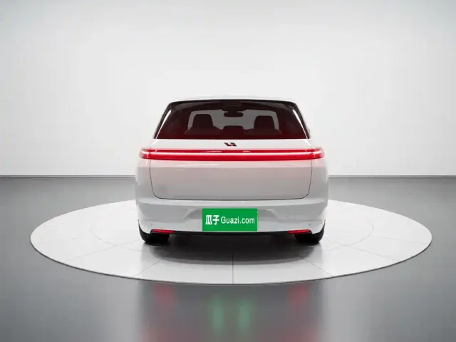 Li Auto L7 — Фото автомобиля 3