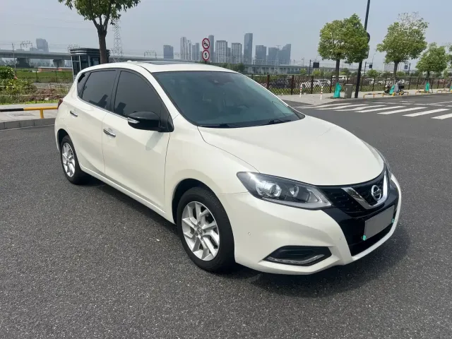 Nissan Tiida — Фото автомобиля 3