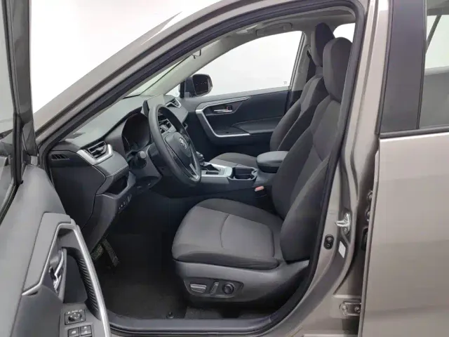 Toyota RAV4 — Фото автомобиля 10