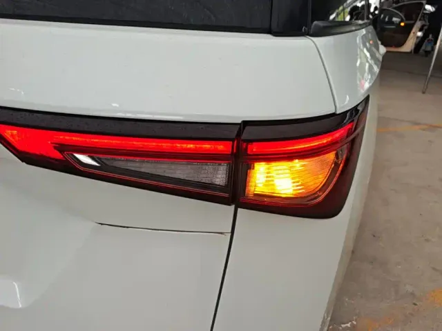 Wuling Jiachen — Фото автомобиля 7