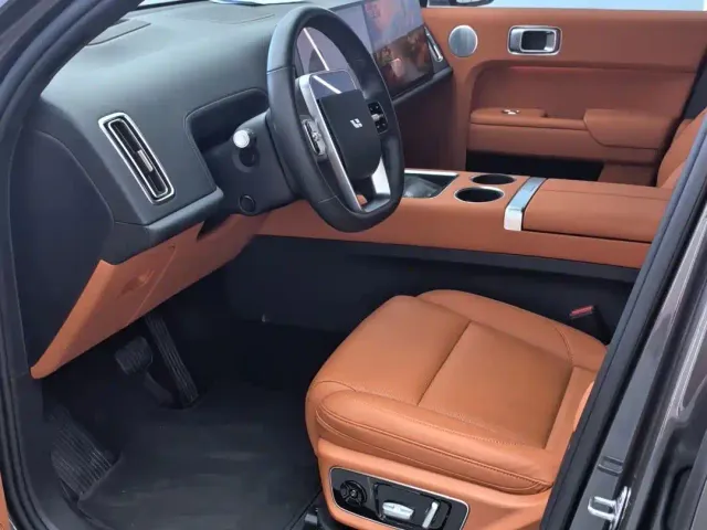 Li Auto L7 — Фото автомобиля 9