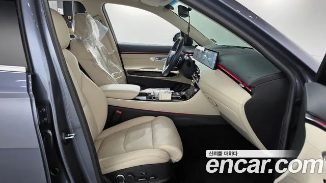 Genesis GV70 — Фото автомобиля 16