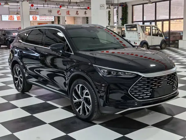 BYD Tang — Фото автомобиля 2