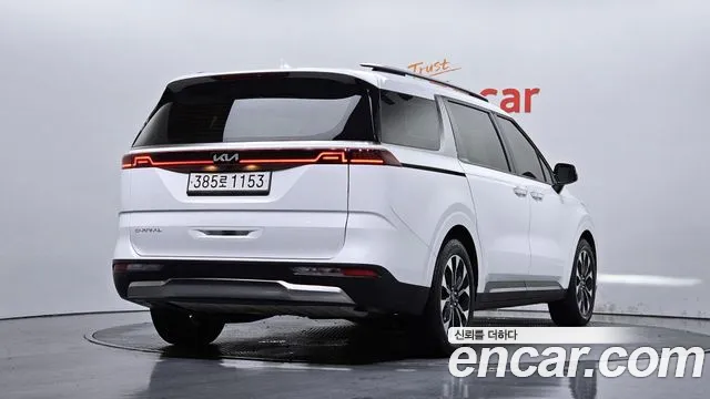 Kia Carnival — Фото автомобиля 2