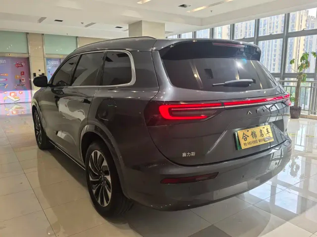 Aito M7 — Фото автомобиля 5