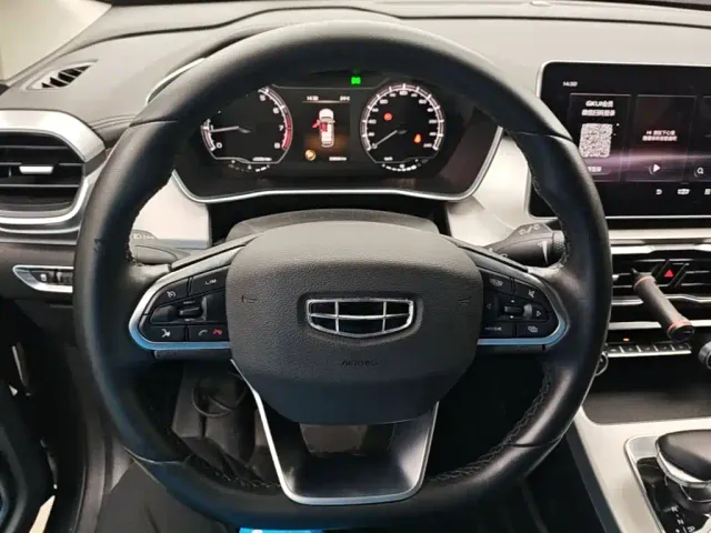 Geely Binyue — Фото автомобиля 10