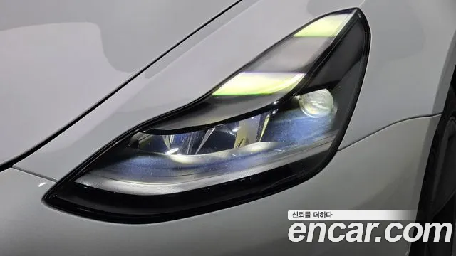 Tesla Model 3 — Фото автомобиля 7