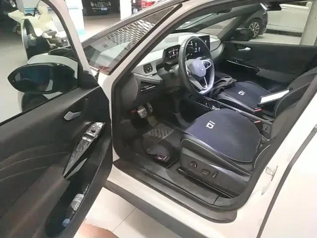 Volkswagen ID.3 — Фото автомобиля 15