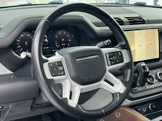Land Rover Defender — Фото автомобиля 3