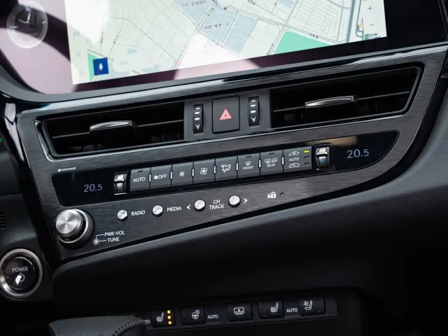 Lexus ES — Фото автомобиля 17